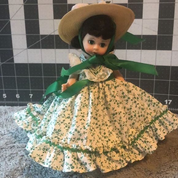 GONE WITH THE WIND- SCARLETT -MADAME ALEXANDER  1980’s #426 Miniature Showcase - Picture 2 of 11